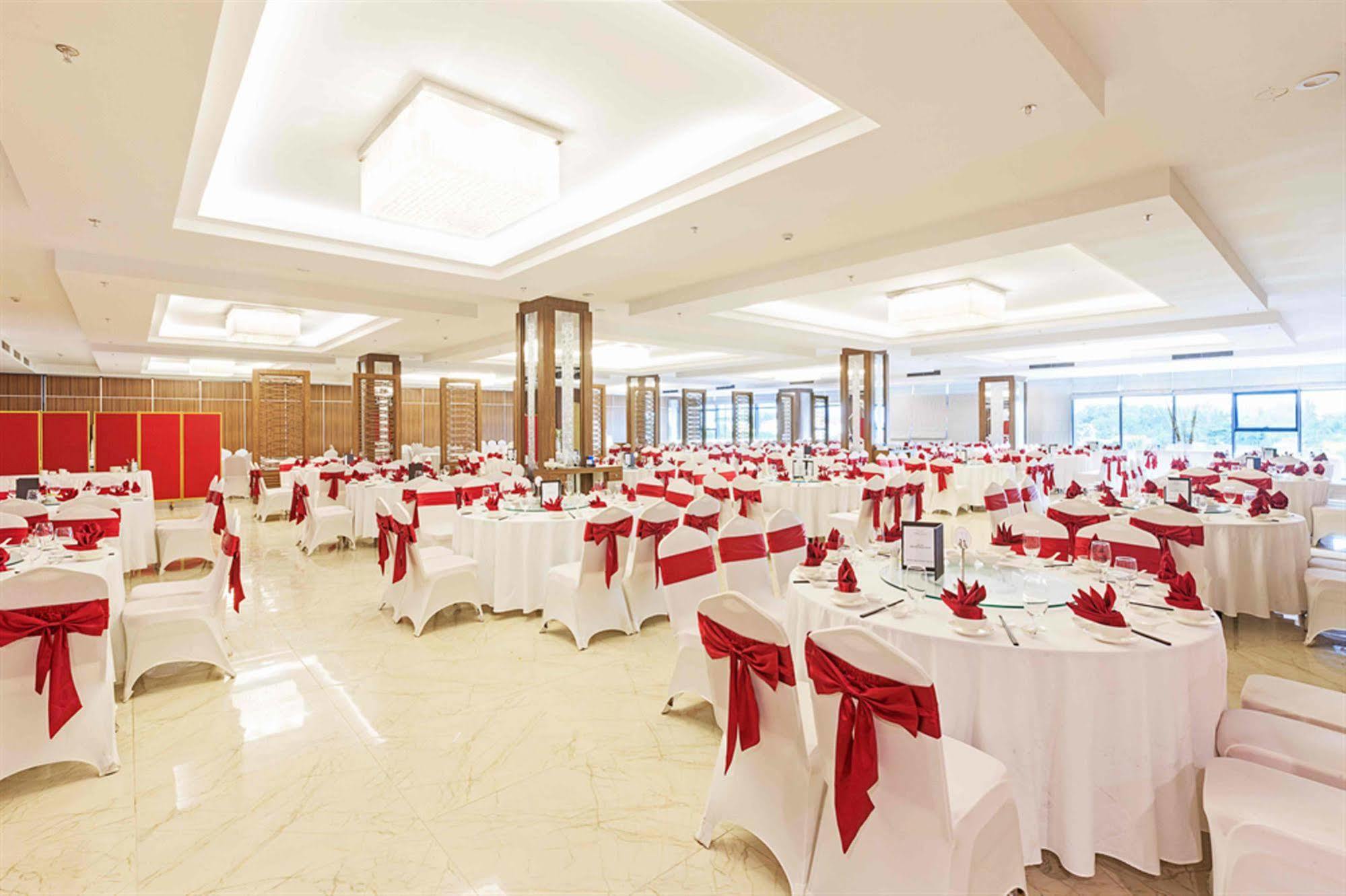 Muong Thanh Luxury Can Tho Hotel Exterior foto