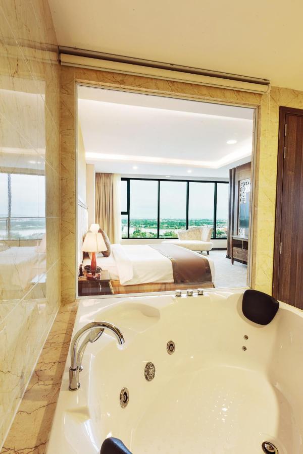 Muong Thanh Luxury Can Tho Hotel Exterior foto